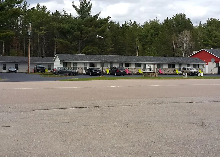 Deep River Motels