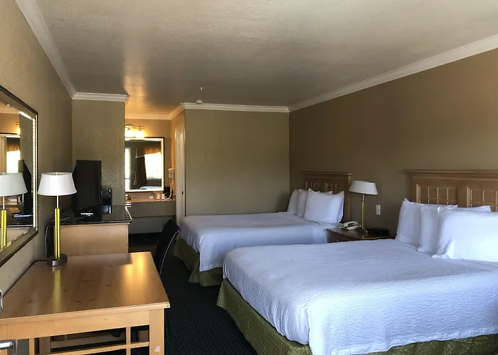 Clearlake Oaks Motels