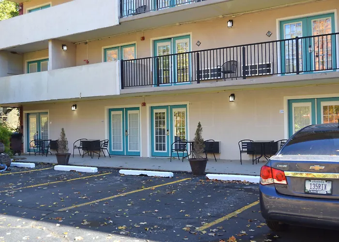 Beech Grove Motels