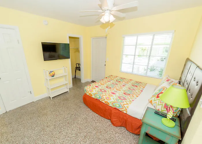 Brooksville Motels
