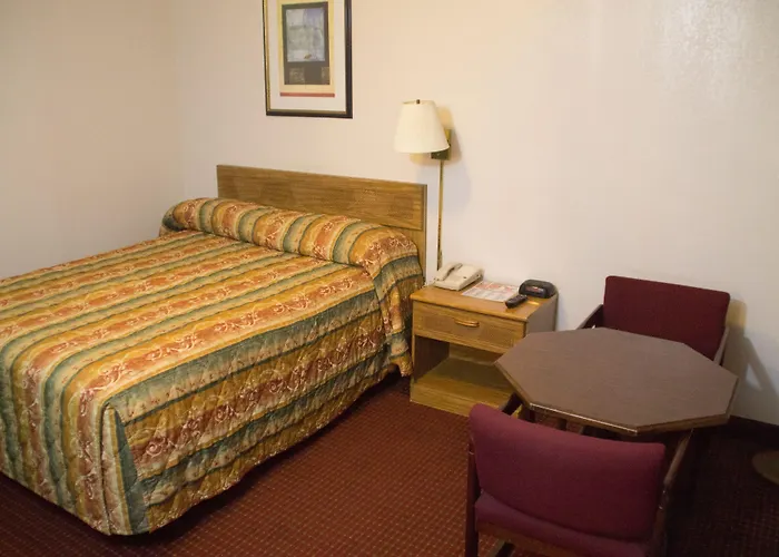 Williamsburg Motels