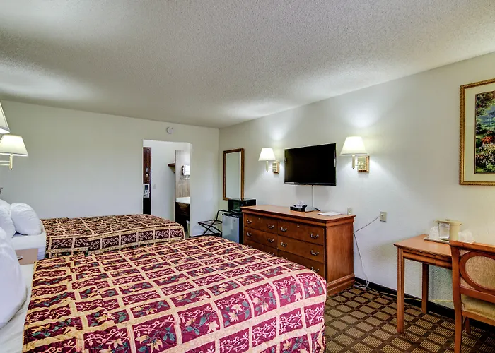 Bloomer Motels