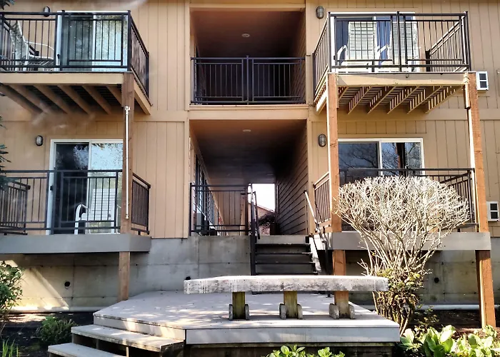 Scappoose Motels