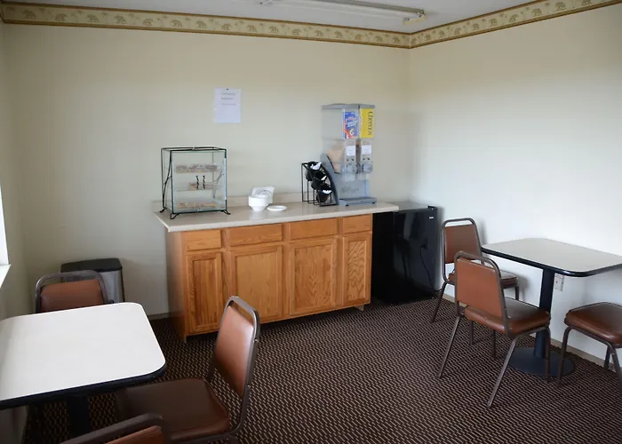 Madisonville Motels
