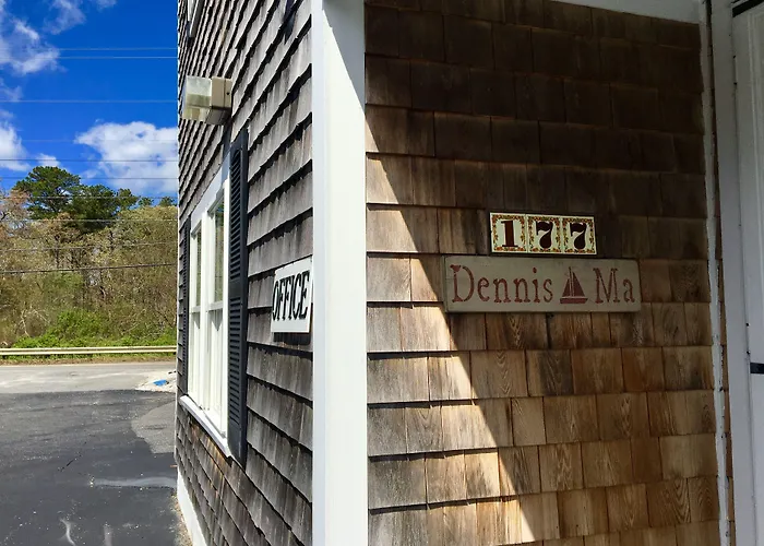 Dennis Motels