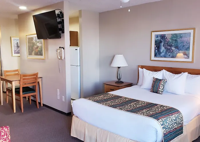 Lindsay Motels