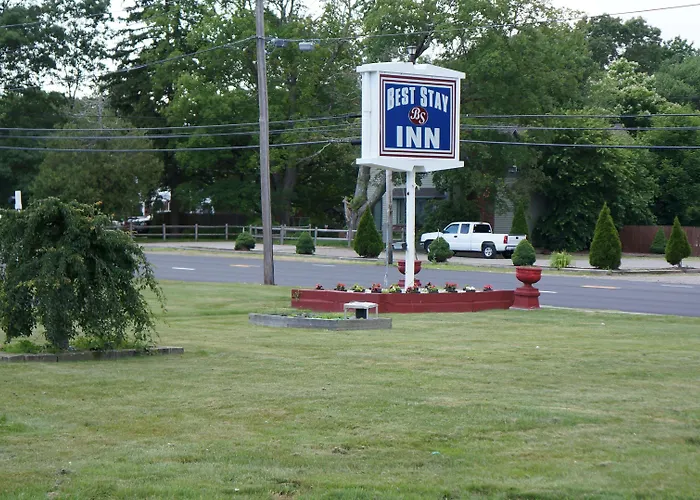 Plainville Motels