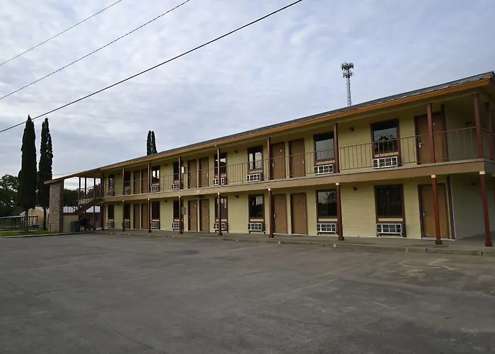 Luling Motels