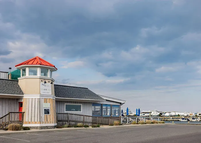 Lindenhurst Motels