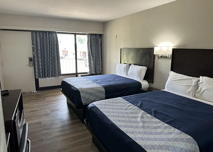 Oakdale Motels