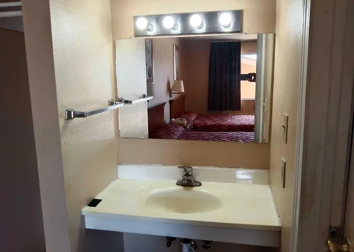 Castroville Motels