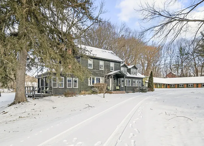 Hillsdale Motels