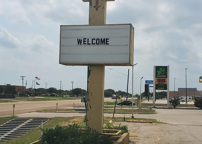 Cuero Motels