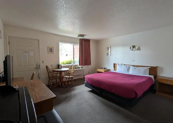 Fall River Mills Motels