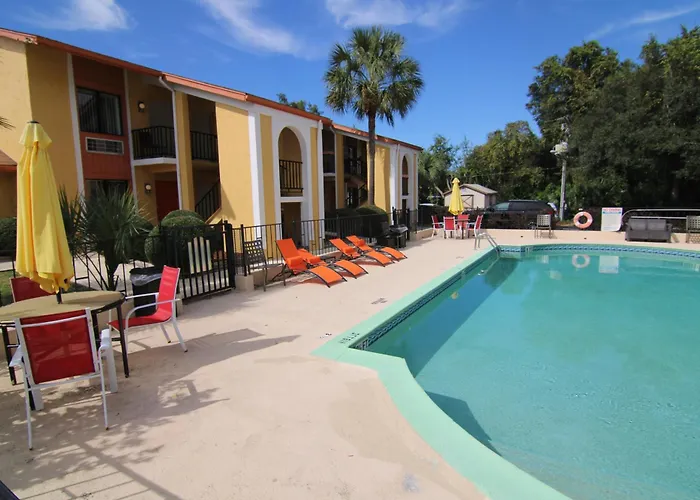 Summerfield Motels