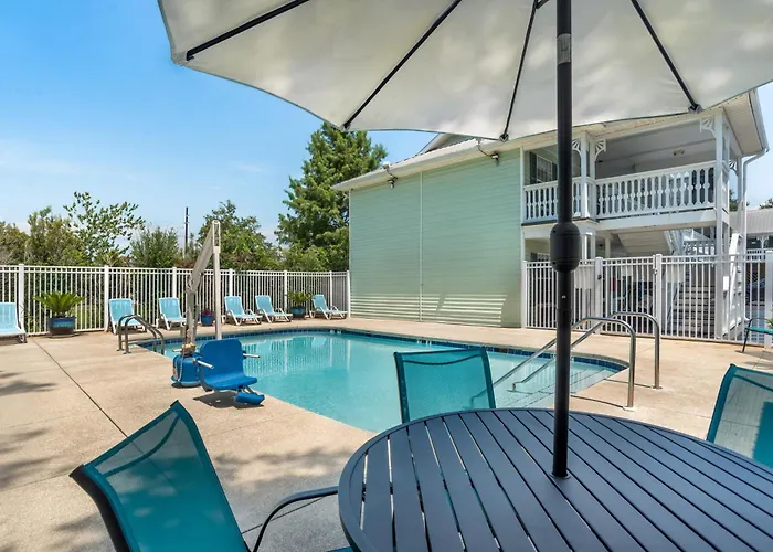 Dauphin Island Motels