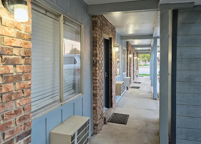 Brush Motels