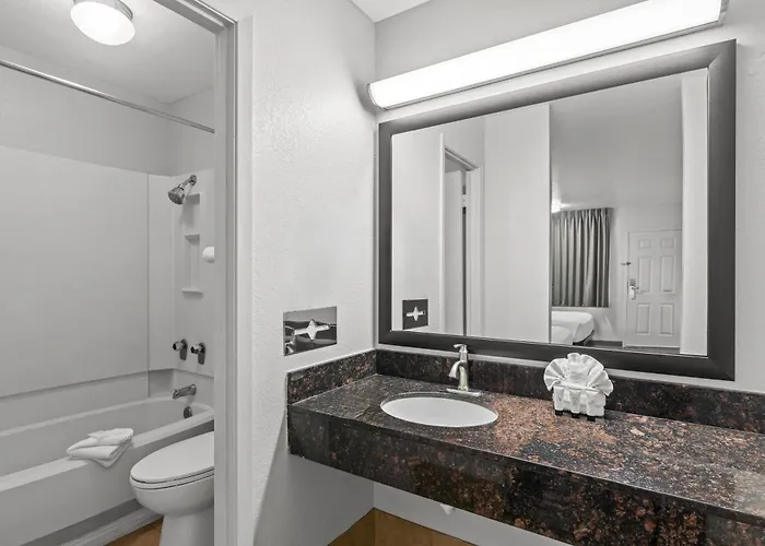 Cedar Creek Motels
