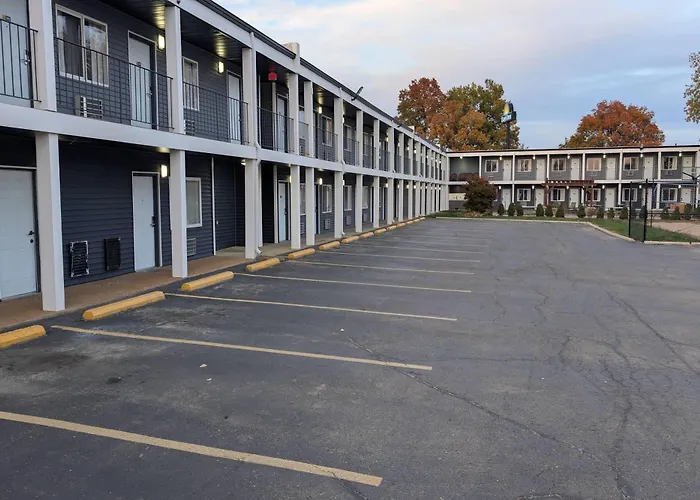 Chrisman Motels