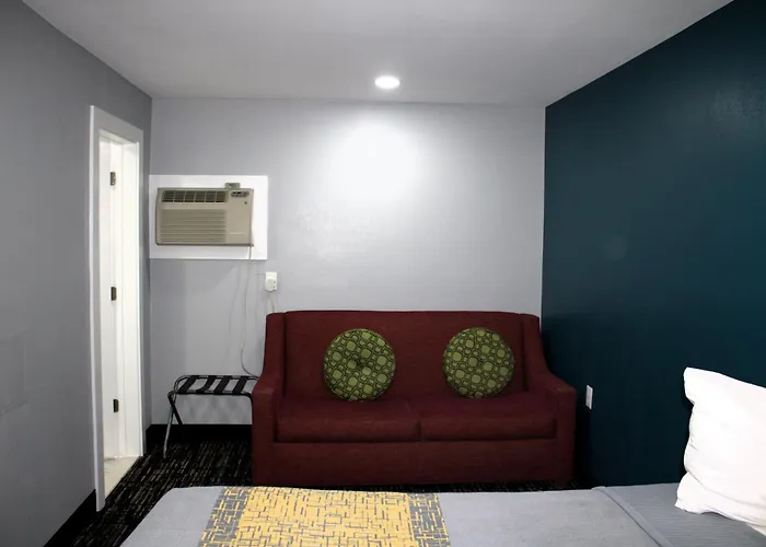 Charlestown Motels