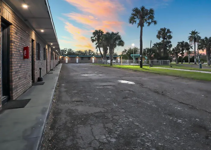 Mathis Motels