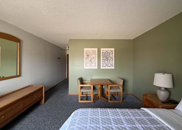 Amana Motels