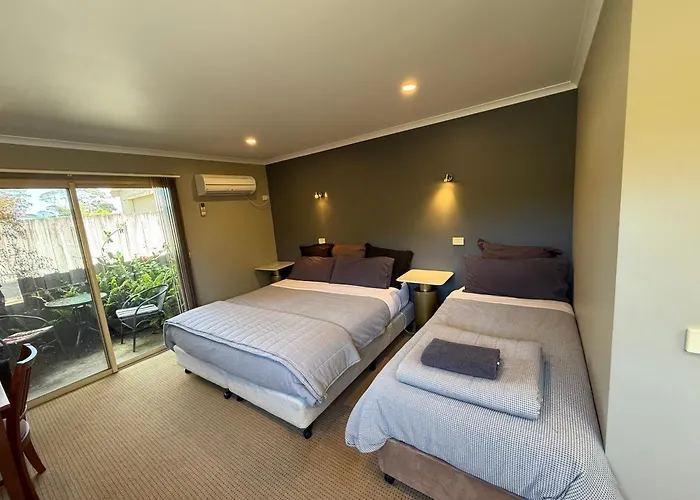 Strahan Motels