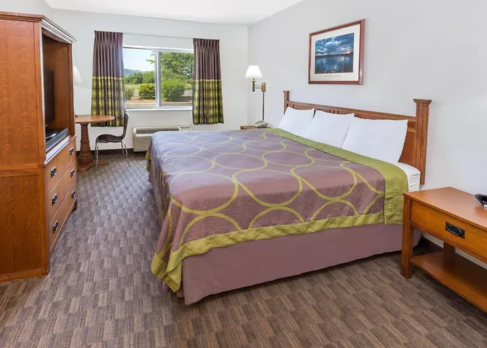 Central Point Motels