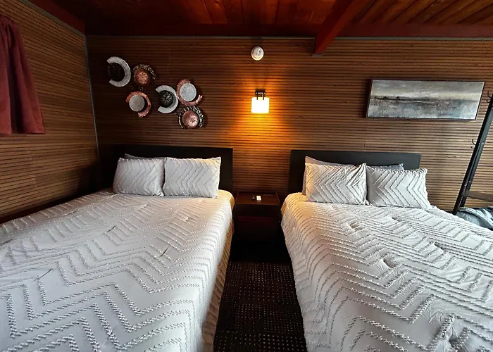 Charlevoix Motels