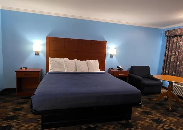 Waukesha Motels