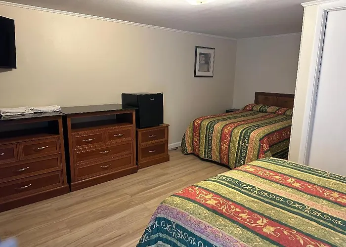 South Windsor Motels