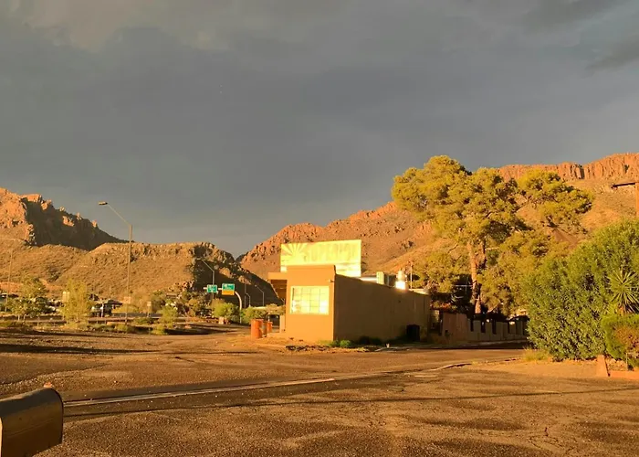 Superior Motels