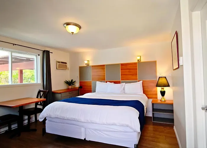 Riviere-Rouge Motels