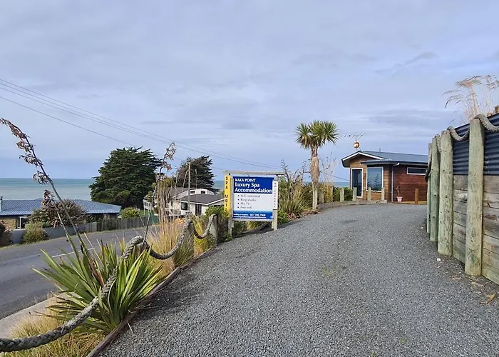 Kaka Point Motels