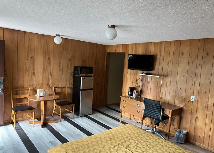 Necedah Motels