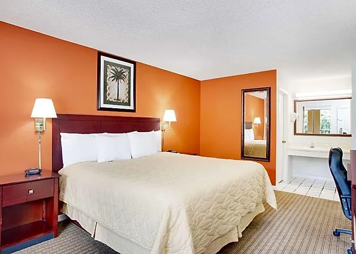 DeFuniak Springs Motels