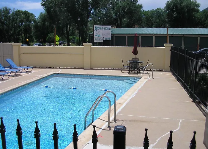 Lone Tree Motels