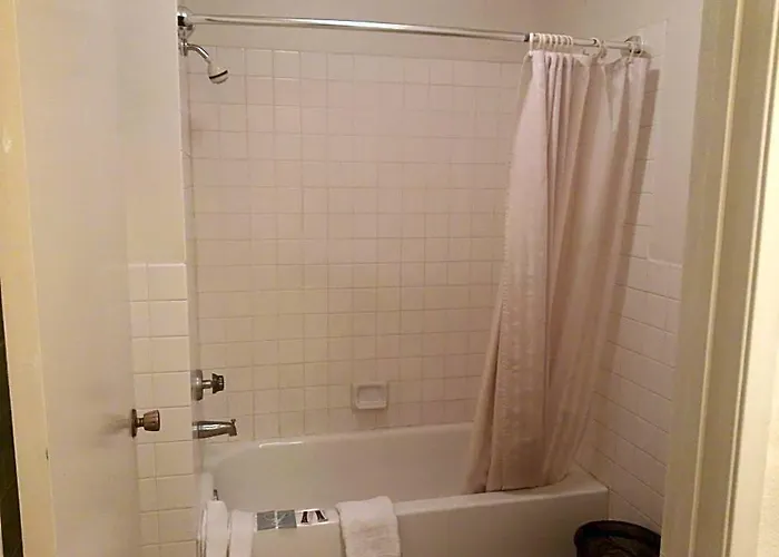 Covina Motels