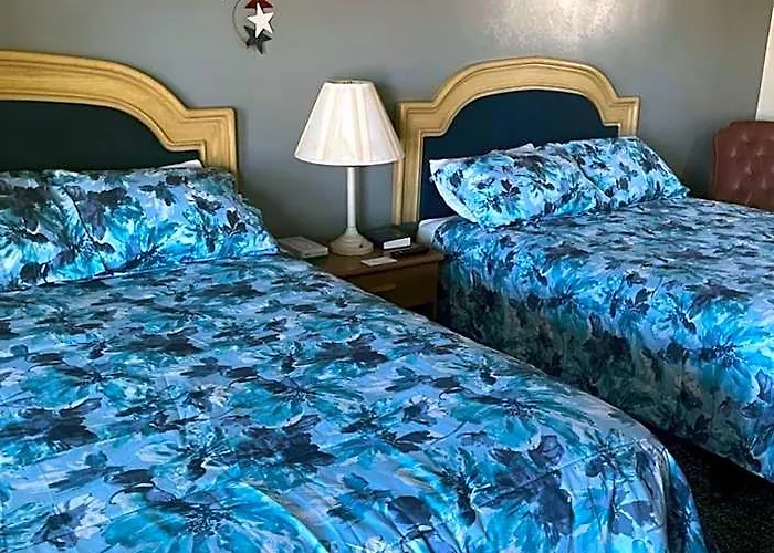 New Hampton Motels