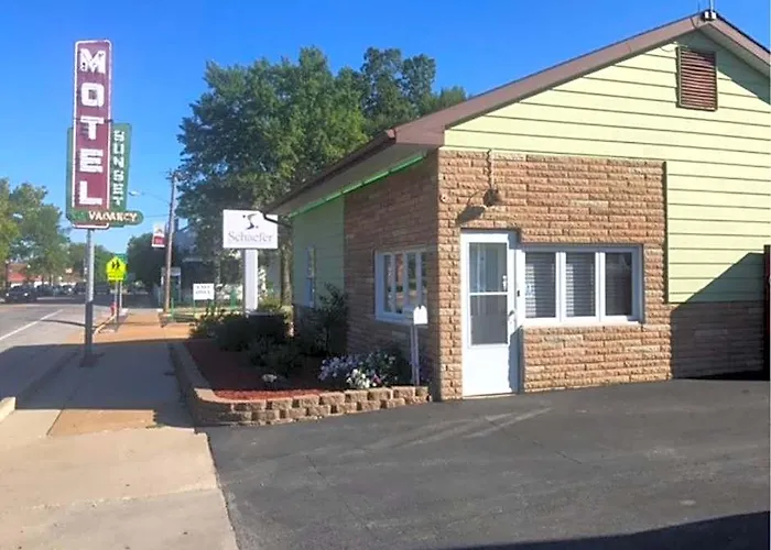 Saint Charles Motels