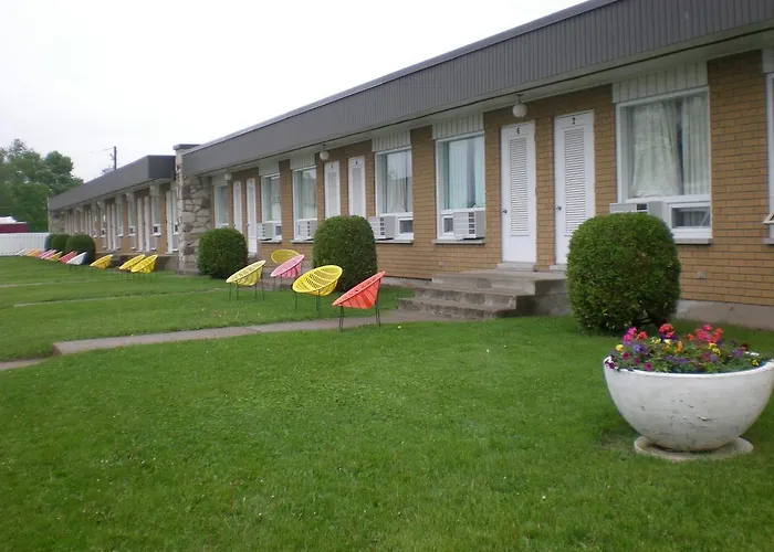 Vaudreuil-Dorion Motels