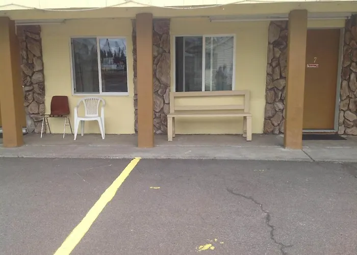 Chemult Motels