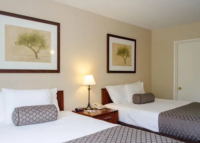 North Vancouver Motels