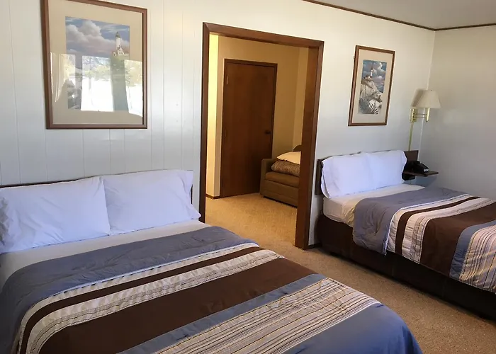 Kewaunee Motels