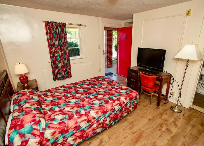 Edenton Motels